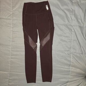 LULULEMON Maroon Woman's Leggings w/ Mesh On Inner Thighs Size